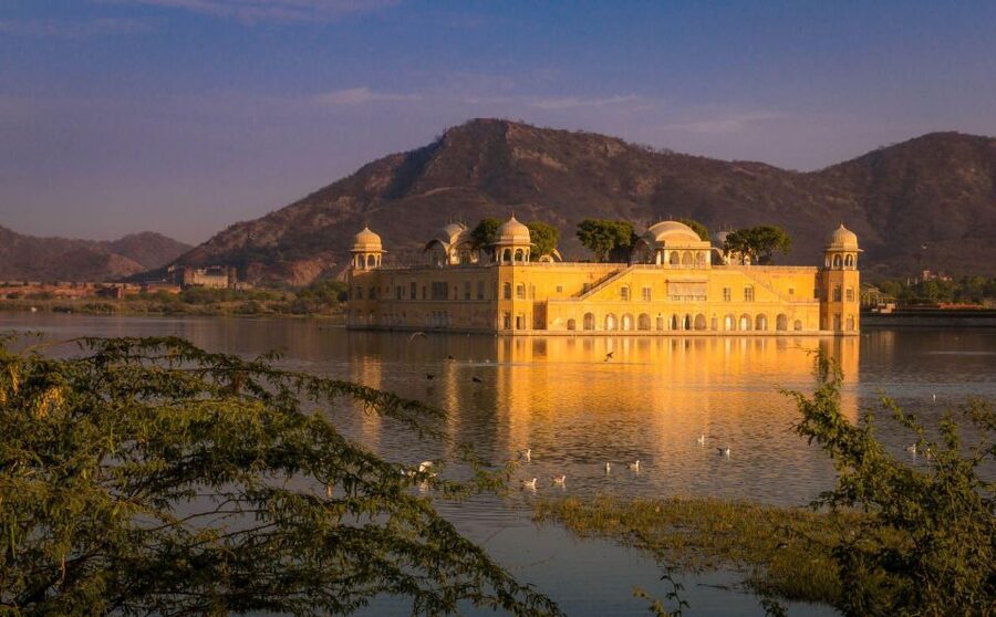 Jaipur Sightseeing by Tuk-Tuk: Temples, Palaces & Markets - Amber Fort, the day’s main monument