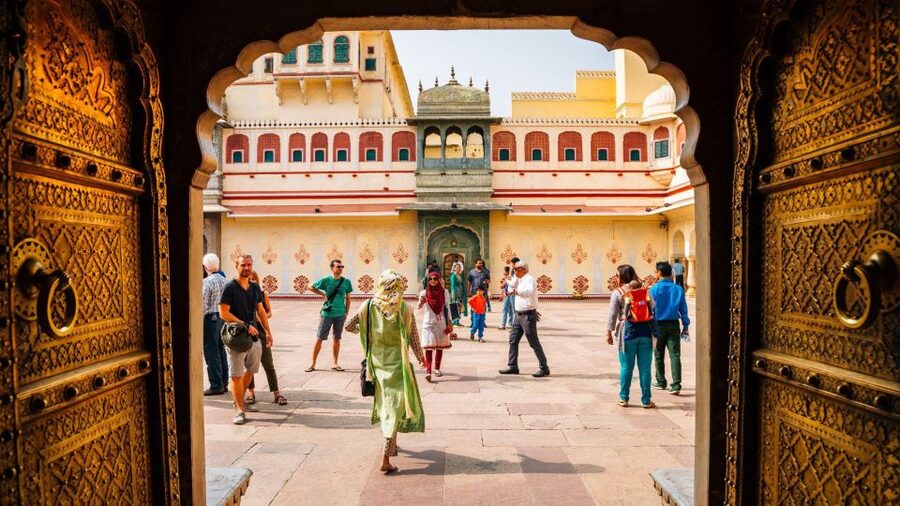 Jaipur Sightseeing by Tuk-Tuk: Temples, Palaces & Markets - Lunch and a taste of Jaipur’s street life
