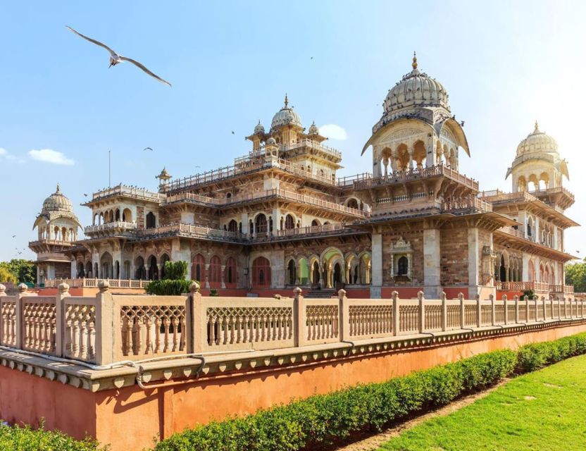 Jaipur Sightseeing by Tuk-Tuk: Temples, Palaces & Markets - City Palace and the former seat of Jaipur’s rulers