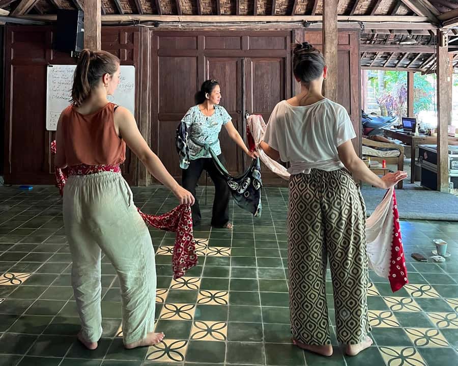 Javanese Dance Workshop with Kraton Palace Dancer - Should you book the Javanese dance workshop?