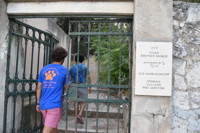 Jewish Heritage & Diocletian's Palace Private Split Tour - Walking through the Jewish quarter to the synagogue