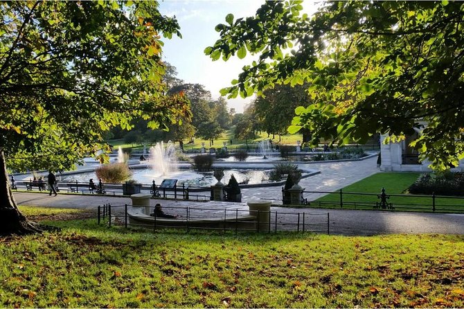 Kensington Palace VIP Garden Tour with Royal High Tea - What the guides add to the experience