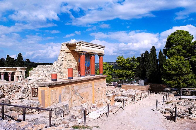 Knossos Palace and Arch. Museum of Heraklion Tour - Entering Knossos at 11am