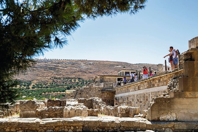 Knossos Palace and Heraklion Guided Tour with Transport - Three hours for markets, coffee, and your own choices