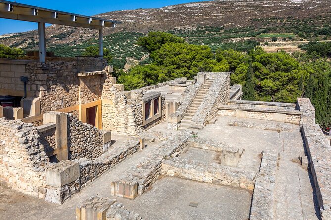 Knossos Palace and Heraklion Guided Tour with Transport - Pickup details and the shape of the day
