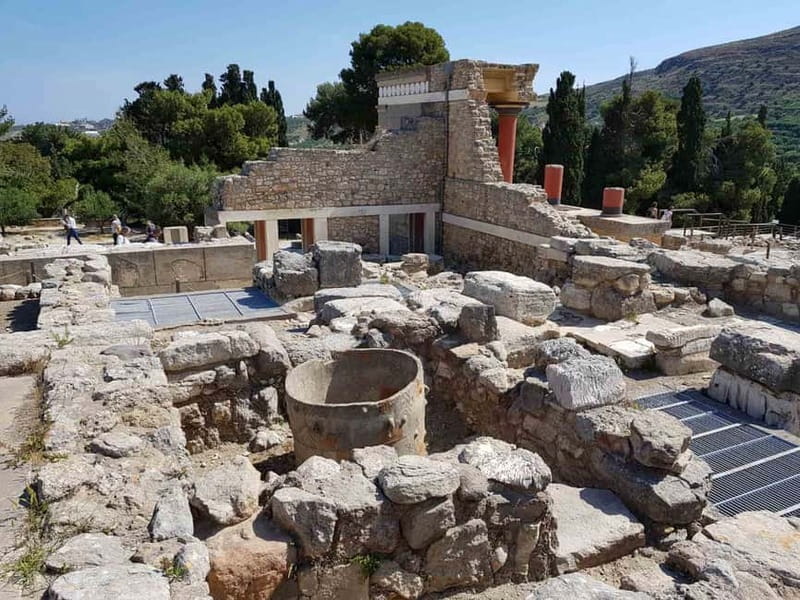 Knossos Palace and Pottery experience. Excursion Safari - Seeing Knossos before the crowds build