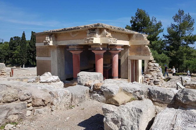 Knossos Palace and Pottery experience (Luxury Adventure) - What the small group and transport add