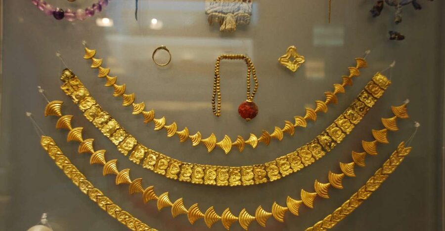 Knossos Palace & Archaeological Museum Private Tour - Should you book the Knossos and museum tour?