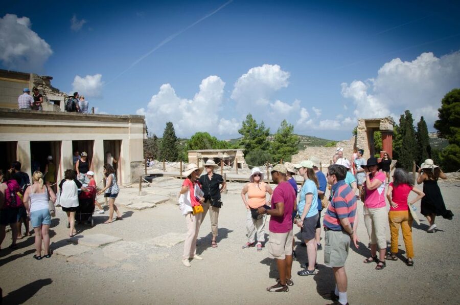 Knossos Palace & Archaeology Museum | Private Tour - What private guiding adds to the value