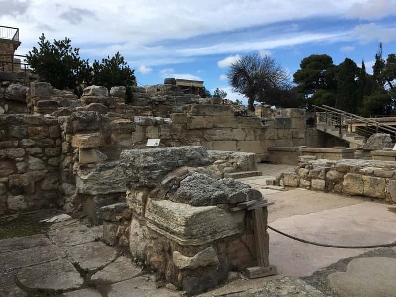 Knossos Palace: Family-friendly Mythology Tour - Who will enjoy this tour most?