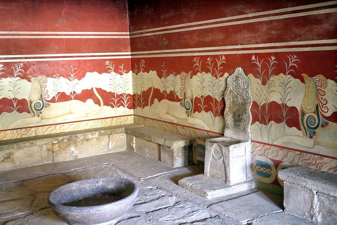 Knossos Palace guided tour - Heraklion City tour + market - Who should book this Knossos and Heraklion day