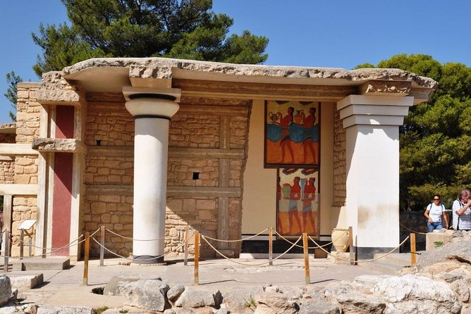 Knossos Palace guided tour - Heraklion City tour + market - My verdict on this Crete excursion