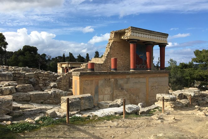 Knossos Palace Guided Walking Tour - Meeting at the entrance and getting started