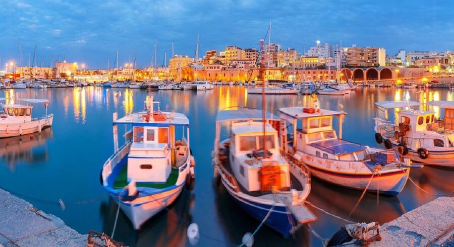 Knossos Palace & Heraklion City Tour From Heraklion - What Knossos feels like in practice