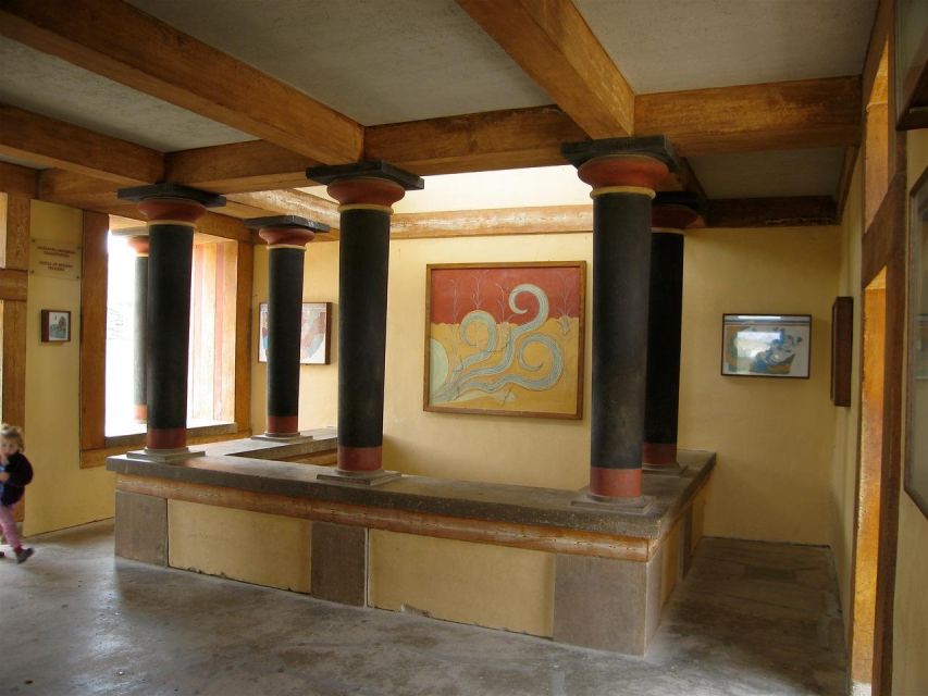 Knossos Palace & Heraklion Full-Day Tour from Chania Area - Heraklion’s museum puts the pieces back together