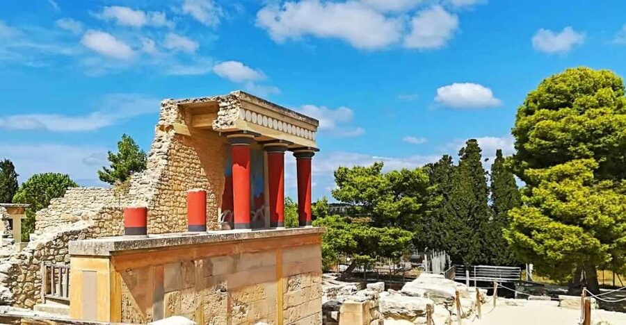 Knossos Palace , Museum & Heraklion city private tour - Why Knossos makes a strong first stop