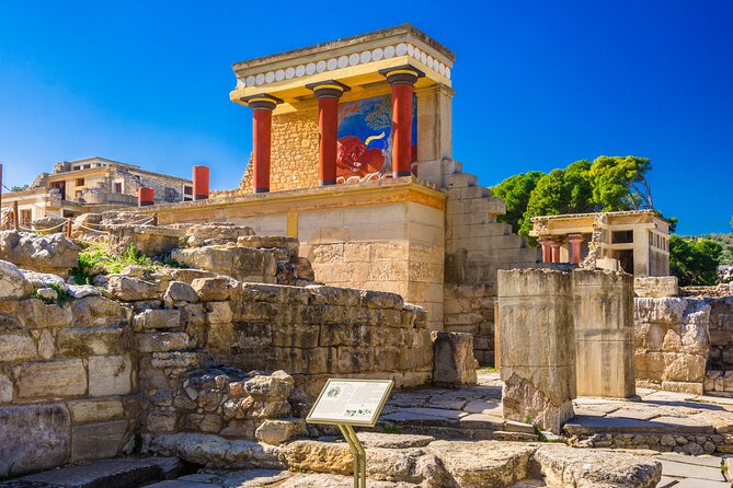 Knossos Palace of Crete with transportation 7h tour - The ride from Chania to Knossos
