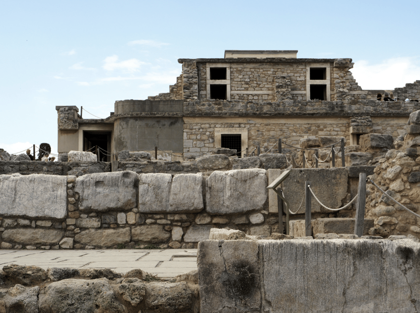 Knossos Palace Private Tour with Licensed Guide and Tickets - The Throne Room and the power of place