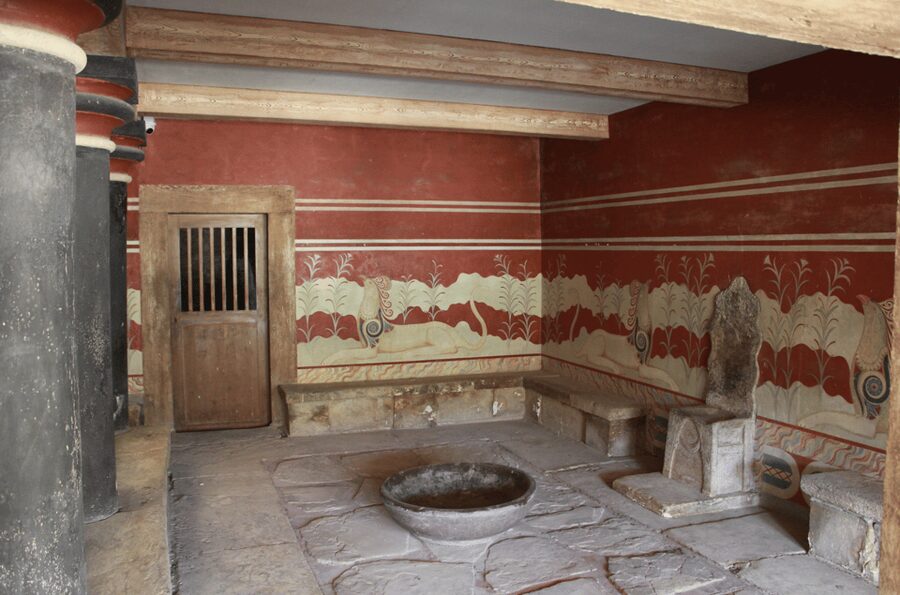 Knossos Palace Private Tour with Licensed Guide and Tickets - What the archaeologist guide adds