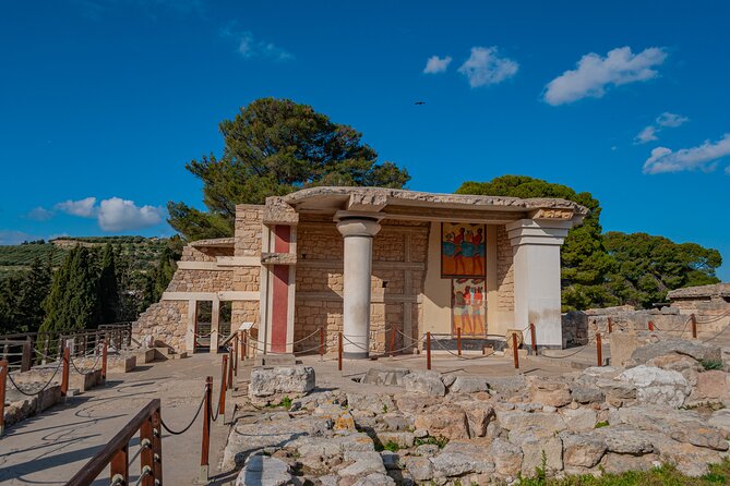 Knossos Palace Private Walking Tour - Choosing the best time to go