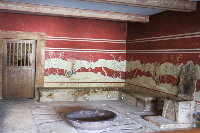 Knossos Palace Self-Guided Treasure Hunt & Tour - What the $23.26 group price really buys