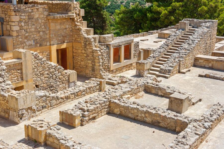 Knossos Palace Skip-the-Line Ticket & Private Guided Tour - The 1.5-hour route through the Minoan palace