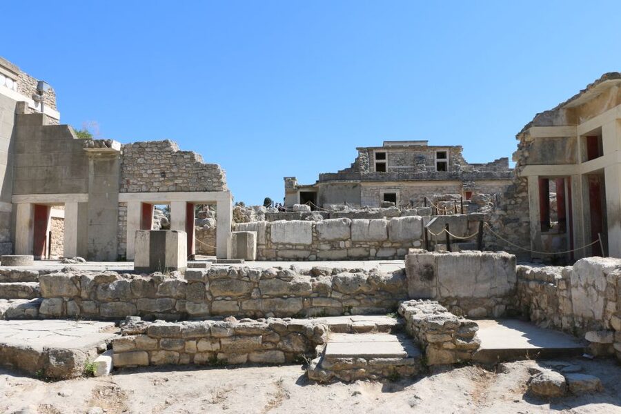 Knossos Palace Skip-the-Line Ticket & Private Guided Tour - The guides and the style of explanation