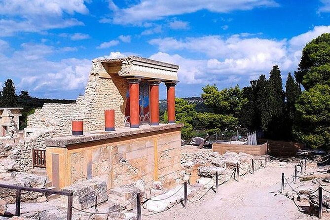 Knossos palace & the Archaeological museum of Heraklion (with Transfer) - The 1:30 p.m. museum visit