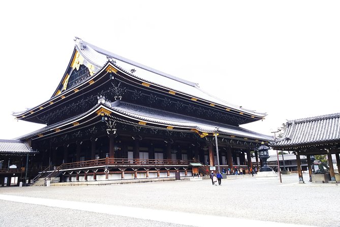 Kyoto Imperial Palace and Nijo Castle Walking Tour - Guides who make the difference