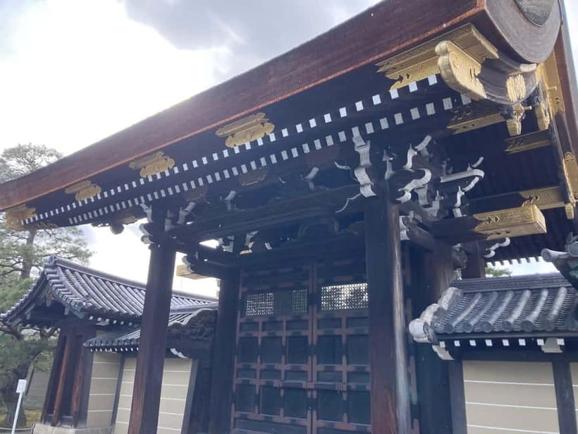Kyoto: Nijo Castle and Kyoto Imperial Palace Guided Tour - Key points at a glance