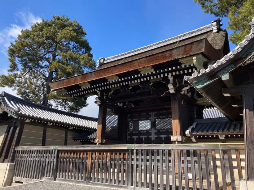 Kyoto: Nijo Castle and Kyoto Imperial Palace Guided Tour - Walking from the palace to Nijo Castle