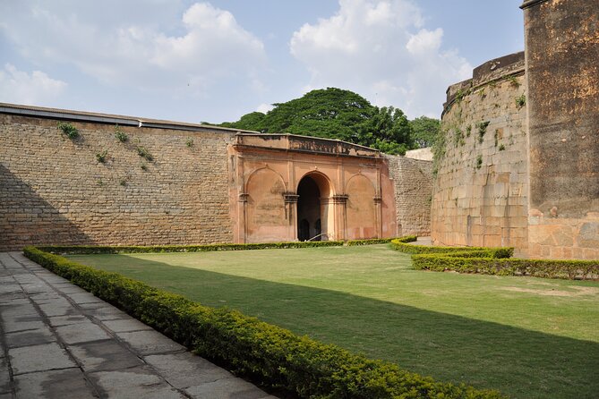 Lalbagh+Bull Temple+Tipu Palace+Market+Lunch=Bangalore City Tour - Traffic, Comfort, And The Pace Of The Day