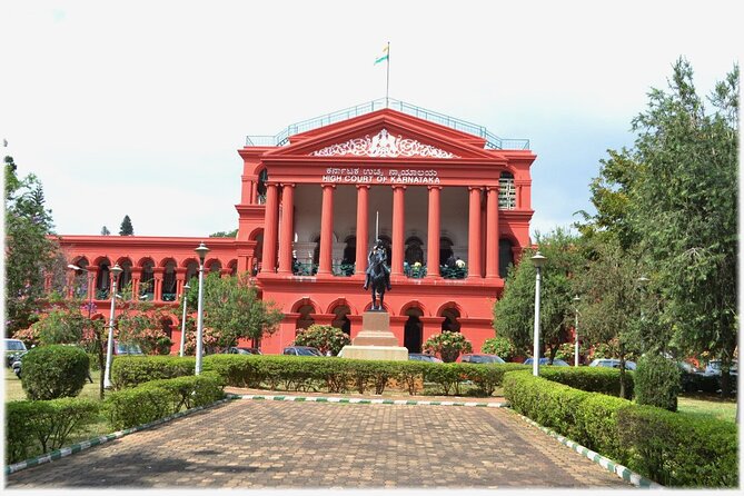 Lalbagh+Bull Temple+Tipu Palace+Market+Lunch=Bangalore City Tour - The Big Bull Temple And A Living Place Of Worship