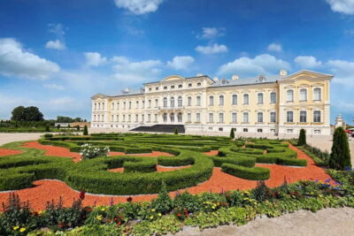 Latvian Palace and Medieval Castle Private Trip