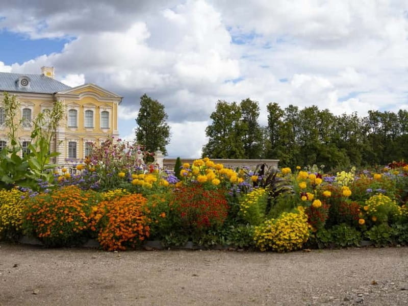 Latvian Palace and Medieval Castle Private Trip - The private format is the real advantage