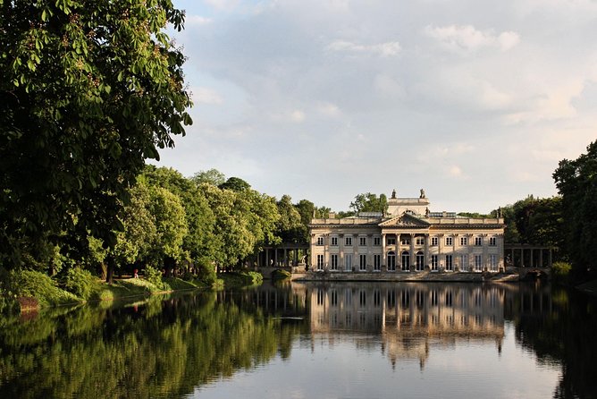Łazienki Park and Palace Warsaw Private Tour with Tickets - What the longer 2.5-hour route adds