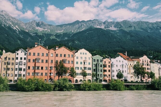 Linderhof palace from Innsbruck, drive and guide - Why a private guide changes the day