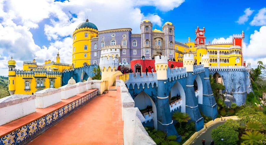 Lisboa: Sintra, Pena Palace, Cabo da Roca Coast and Cascais - Starting in Sintra with pastries and royal summer views