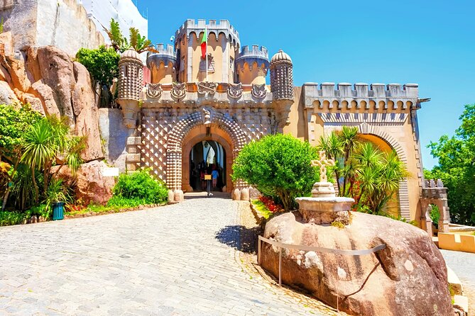 Lisbon: Pena Palace, Sintra CaboRoca Cascais Day Tour Small Group - Cabo da Roca and the Atlantic edge