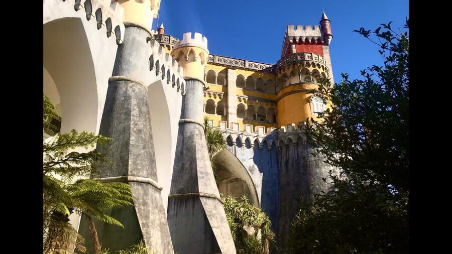 Lisbon: Pena Palace, Sintra, Cascais, and Cabo Roca Day Trip - Ninety minutes in Cascais