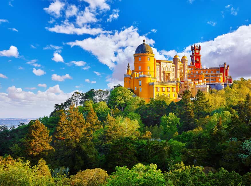 Lisbon: Pena Palace, Sintra, Regaleira, Roca, Cascais Tour - Sintra village and the Regaleira decision