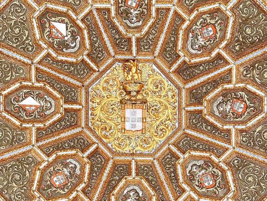 Lisbon: Sintra Half-Day Private Tour with Pena Palace - Sintra Village and the rhythm of a half-day