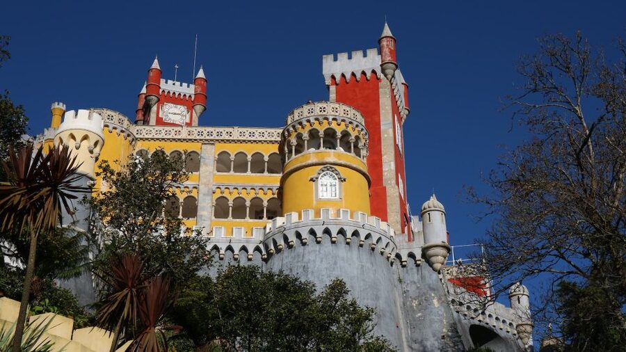 Lisbon: Sintra, Pena Palace and Cascais Region Private Tour - What the $409 group price really buys