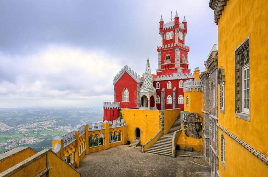 Lisbon: Sintra, Pena Palace, Cabo da Roca & Cascais Day Tour - Lunch in Colares keeps the middle of the day flexible