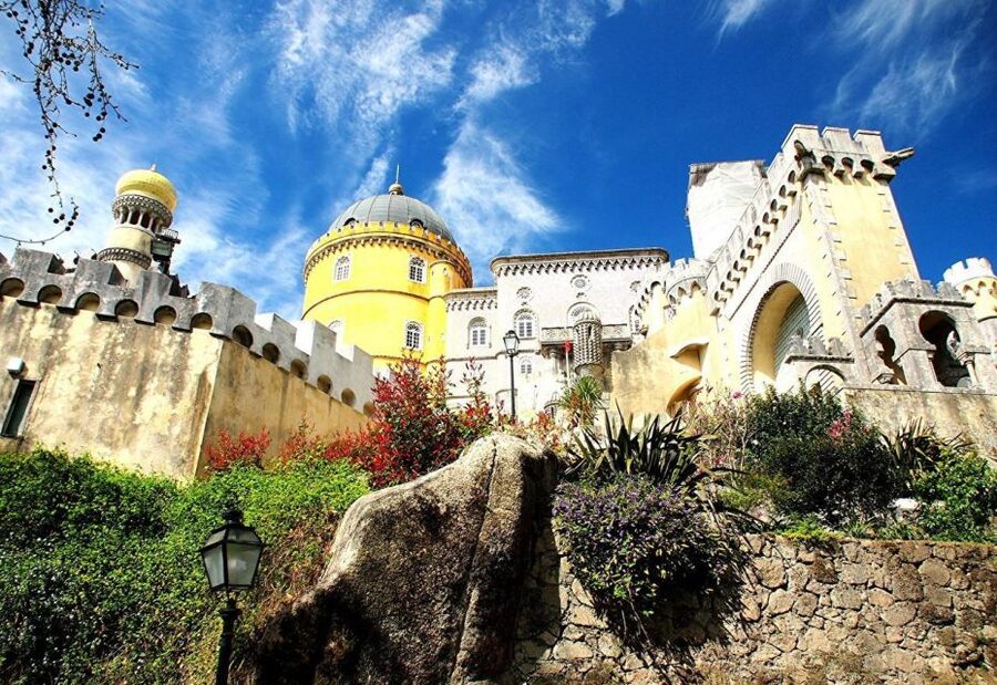 Lisbon: Sintra, Pena Palace, Cabo da Roca & Cascais Day Tour - The private vehicle is a major part of the value