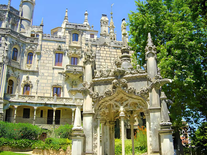 Lisbon: Sintra, Pena Palace, Cabo da Roca, & Cascais Tour - Choosing between the chambers and gardens