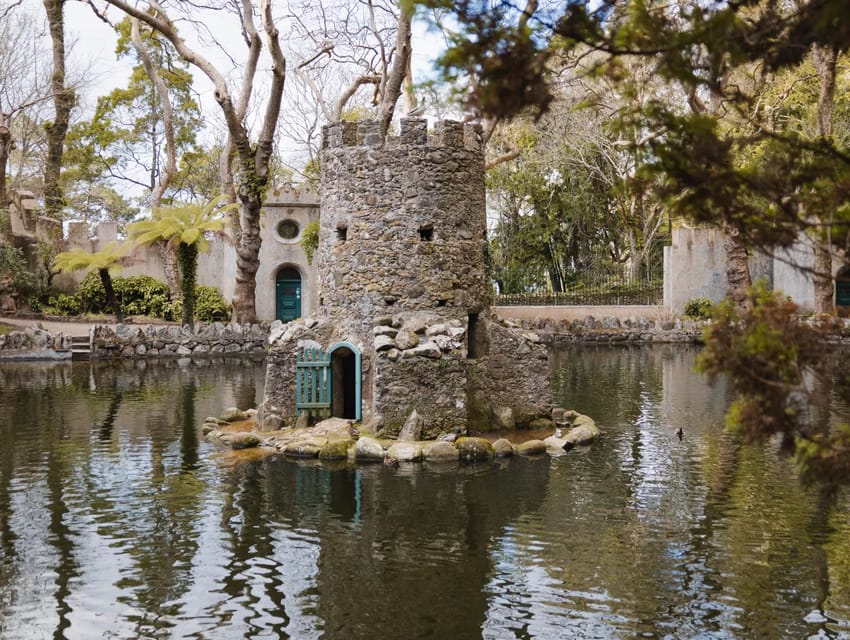 Lisbon: Sintra, Pena Palace & Cascais Guided Tour - Sintra town and an hour to wander