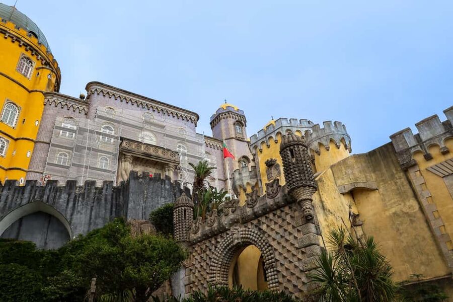 Lisbon: Sintra, Pena Palace & Wine Tasting Small-Group Tour - Cascais: a polished seaside finish