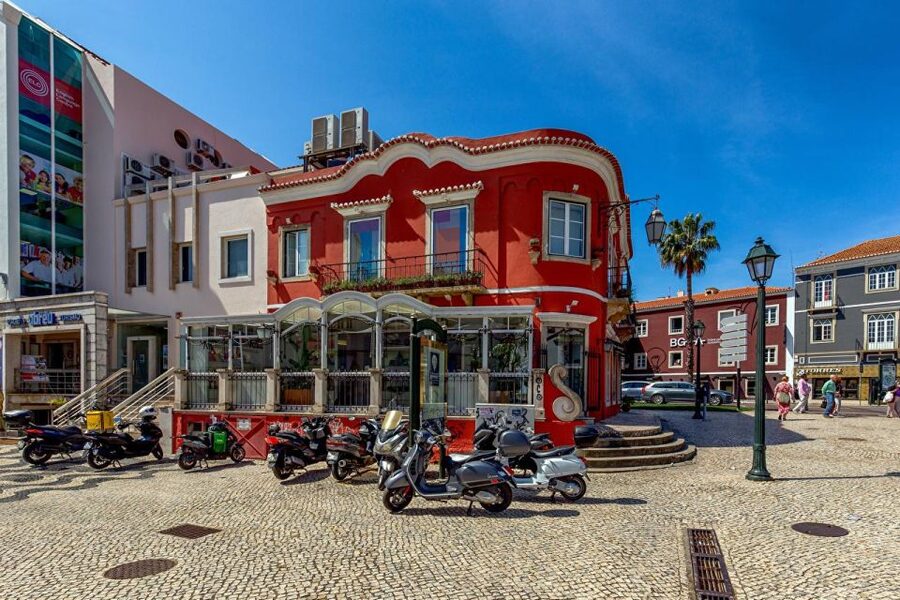 Lisbon: Sintra, Pena, Regaleira, Cabo da Roca & Cascais - Cascais and the drama of Boca do Inferno
