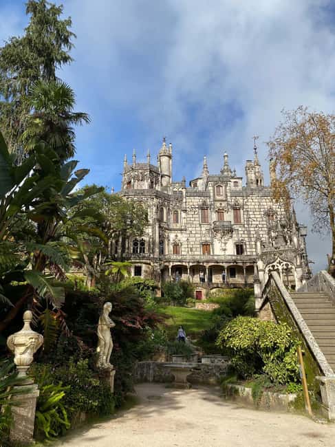 Lisbon: Sintra Tour with Pena Palace and Quinta da Regaleira - Reaching Sintra by air-conditioned van